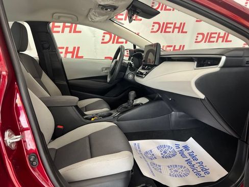 Used 2023 Toyota Corolla LE FWD image 12