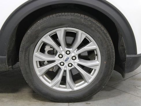 Used 2020 Ford Explorer XLT w/ Equipment Group 202A image 12