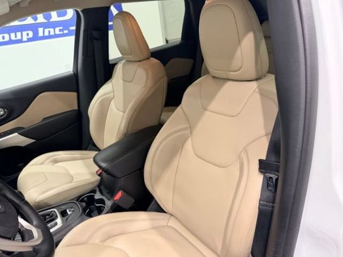 Used 2018 Jeep Cherokee Limited AWD/4WD image 20