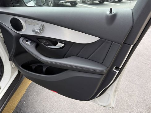 Certified 2022 Mercedes-Benz GLC 300 4MATIC image 30