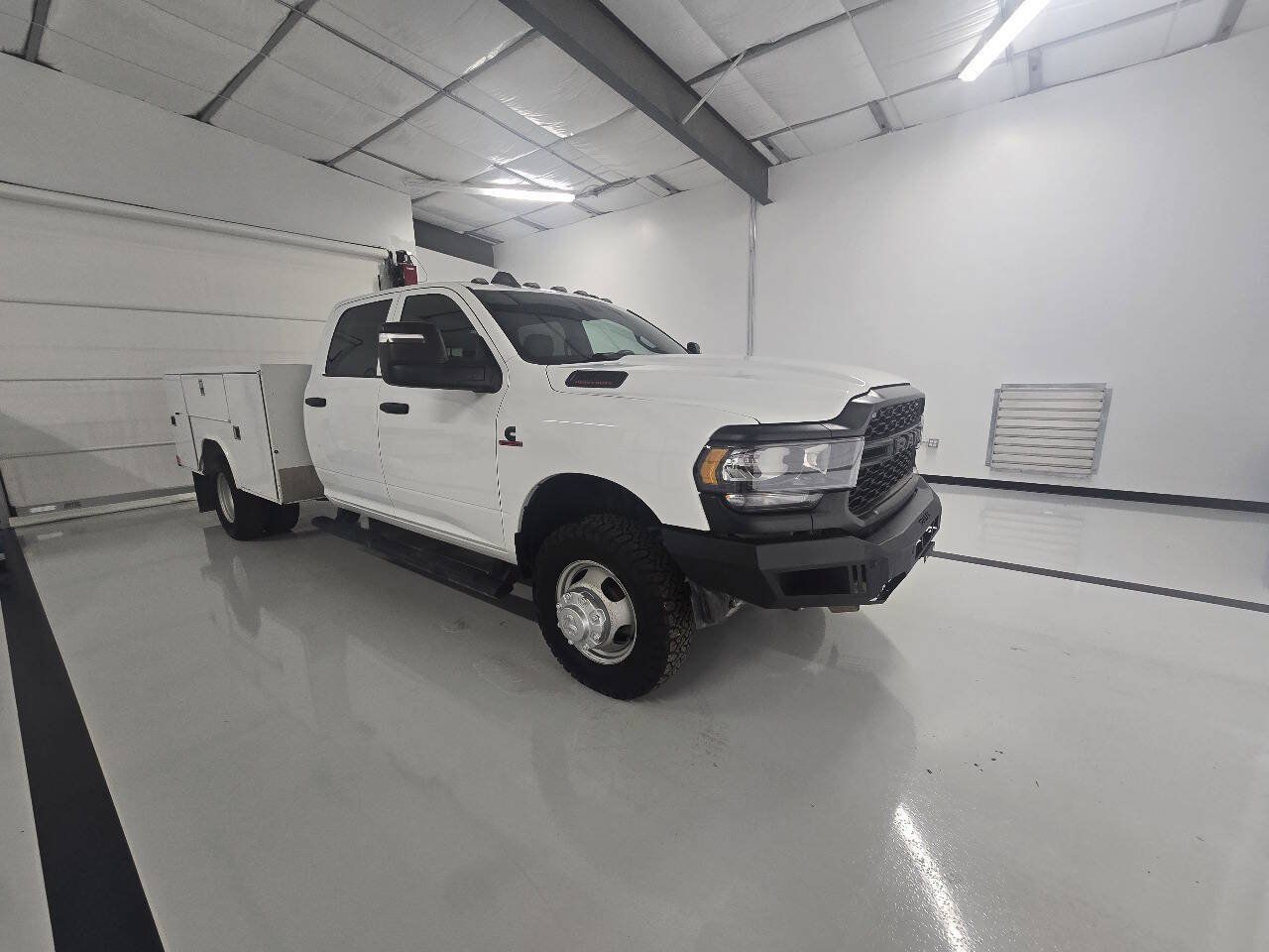 Used 2024 RAM 3500 Tradesman w/ Max Tow Package AWD/4WD image 3
