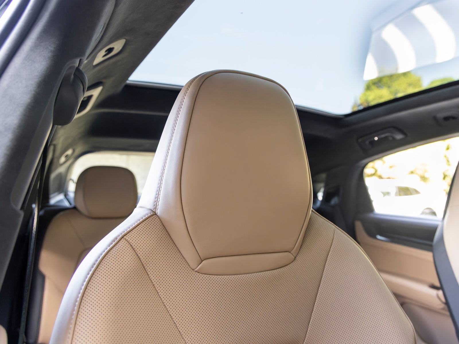 Certified 2025 Porsche Cayenne GTS AWD/4WD image 74