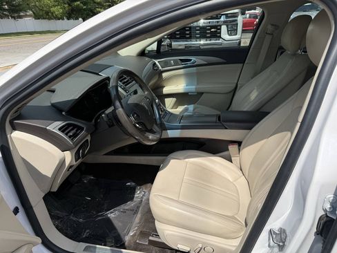 Used 2017 Lincoln MKZ Premiere FWD image 17