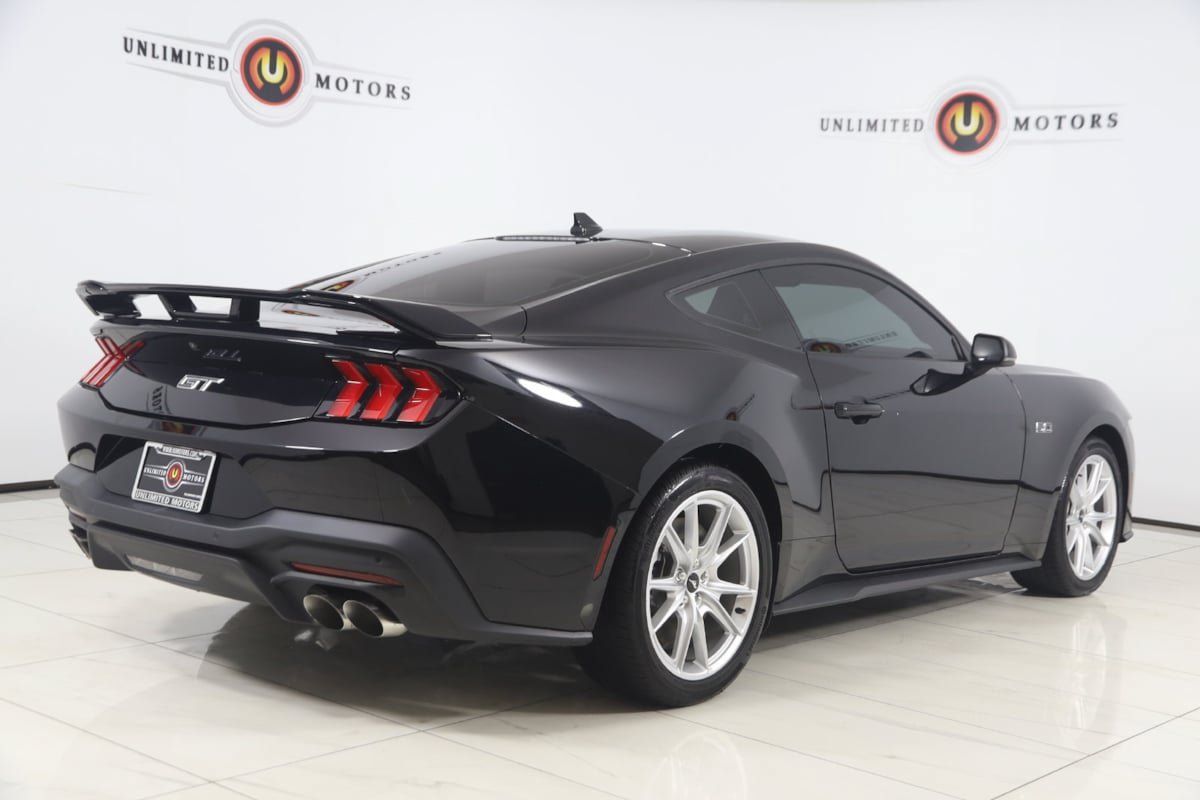 Used 2024 Ford Mustang GT Premium RWD image 3