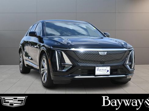 Certified 2024 Cadillac Lyriq Tech AWD/4WD image 4