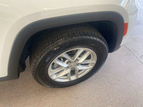 New 2026 Jeep Grand Cherokee Laredo X AWD/4WD image 18