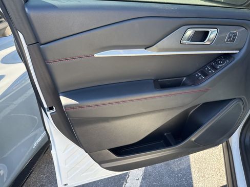 Certified 2025 Ford Explorer ST image 15