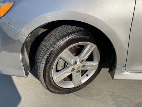 Used 2014 Toyota Camry SE w/ Fleet Convenience Package FWD image 11