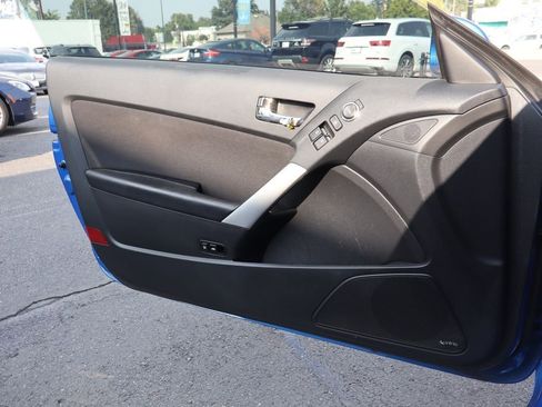 Used 2010 Hyundai Genesis 2.0T Premium image 22