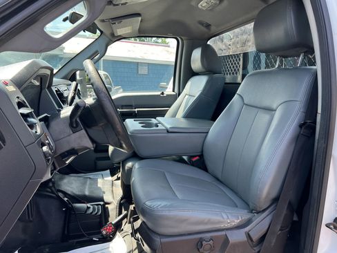 Used 2016 Ford F550 4x4 Regular Cab Super Duty image 26