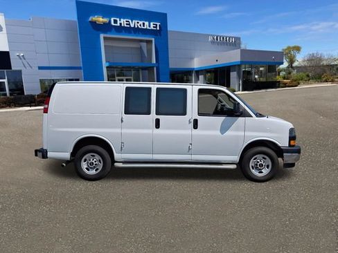 Used 2024 GMC Savana 2500 w/ Driver Convenience Package RWD image 27