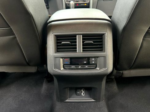 Used 2019 Volkswagen Atlas SE image 35