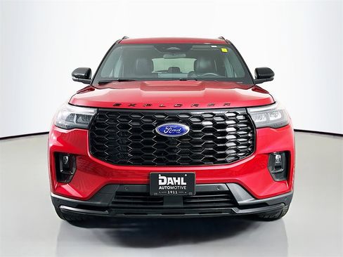 Used 2025 Ford Explorer ST-Line w/ ST-Line Street Pack image 2