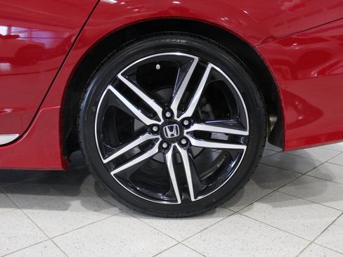 Used 2017 Honda Accord Sport image 12