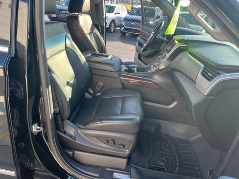 Used 2018 GMC Yukon XL SLT w/ Premium Edition AWD/4WD image 42