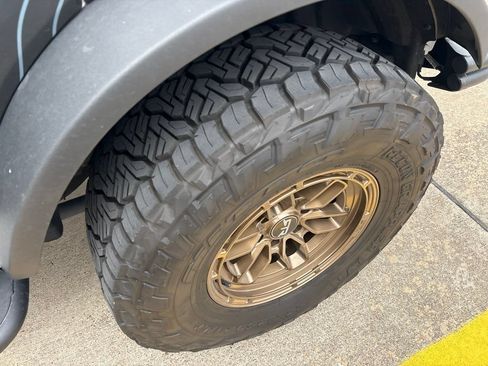Used 2025 Ford Bronco Badlands AWD/4WD image 5