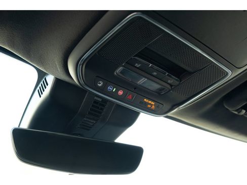 New 2026 GMC Acadia Denali Ultimate w/ LPO, Floor Liner Package AWD/4WD image 30