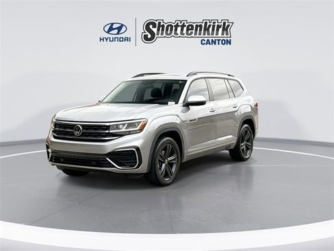 Used 2021 Volkswagen Atlas SE w/ Panoramic Sunroof Package image 4