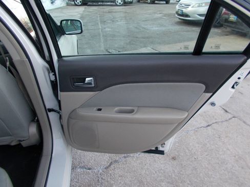 Used 2012 Ford Fusion SE image 18