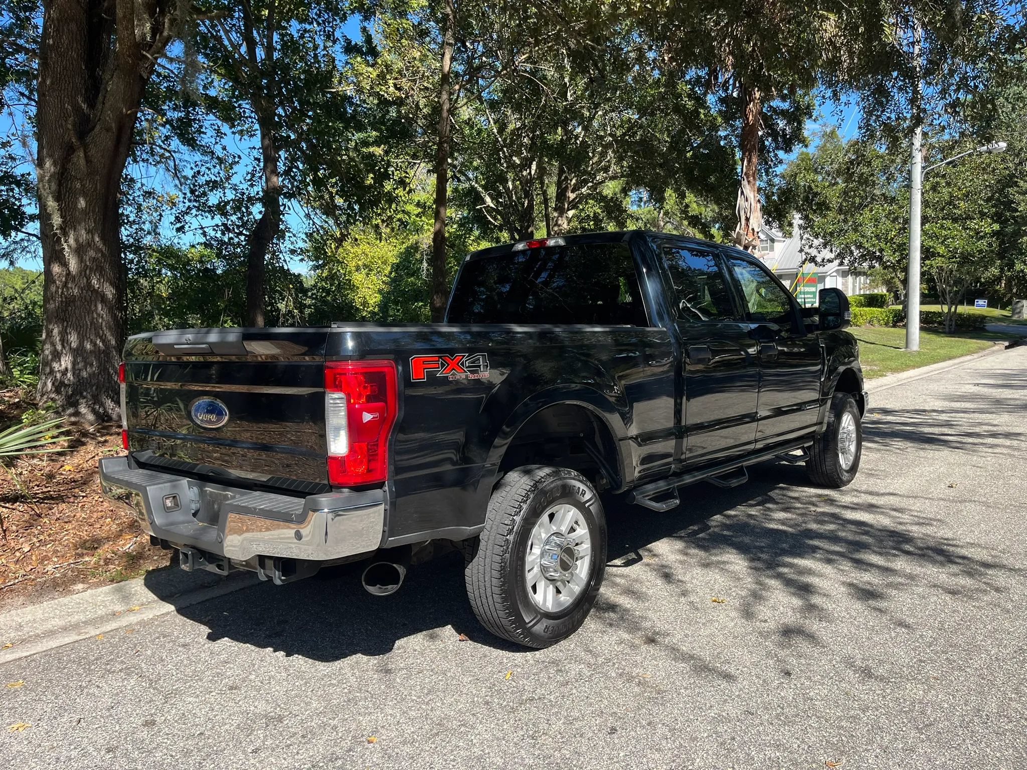 Used 2017 Ford F350 XLT w/ XLT Value Package AWD/4WD image 5