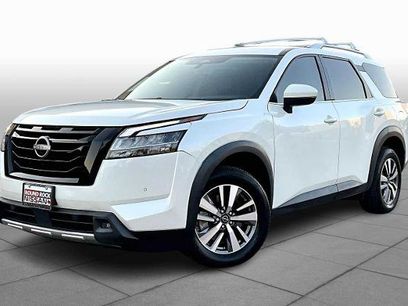 Certified 2023 Nissan Pathfinder SL w/ Lighting Package (N92)