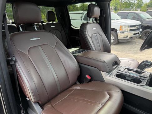 Used 2015 Ford F150 Platinum w/ Equipment Group 701A Luxury AWD/4WD image 33