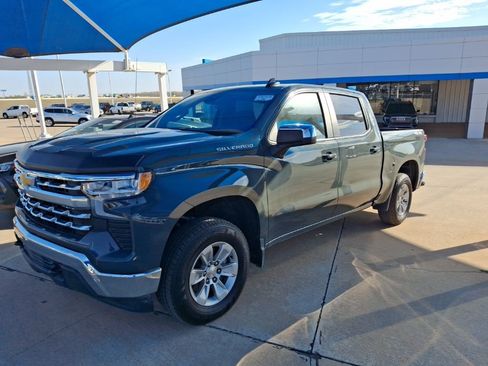 Used 2025 Chevrolet Silverado 1500 LT AWD/4WD image 2
