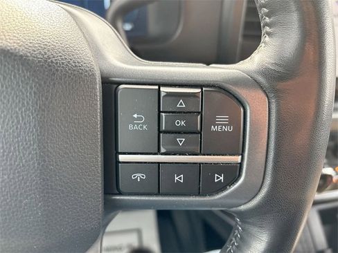 Used 2023 Ford F250 Lariat w/ Black Appearance Package image 32