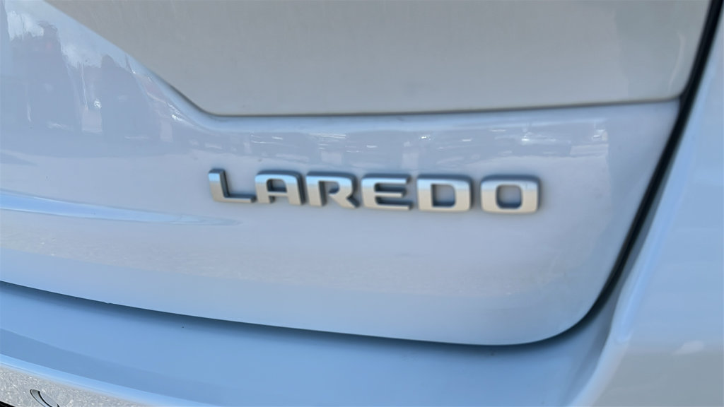 Used 2024 Jeep Grand Cherokee Laredo w/ Luxury Tech Group I AWD/4WD image 11