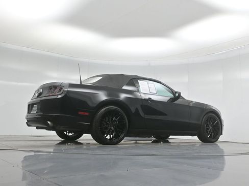 Used 2014 Ford Mustang Convertible w/ Equipment Group 102A image 43