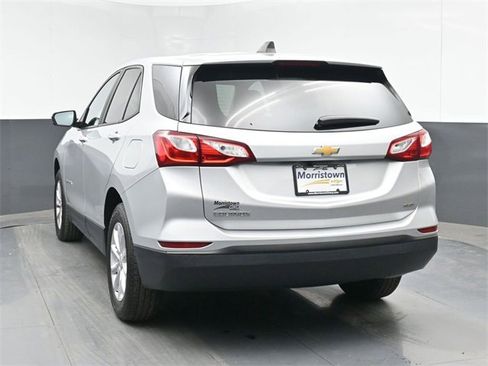 Used 2021 Chevrolet Equinox LS w/ LS Convenience Package image 16