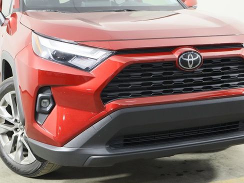 Used 2025 Toyota RAV4 XLE Premium image 42
