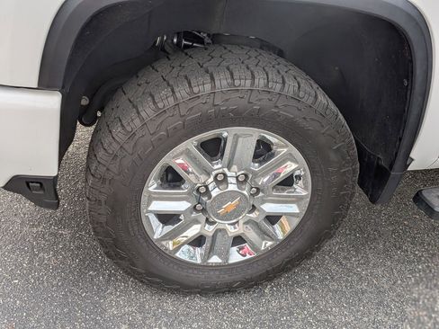 Certified 2024 Chevrolet Silverado 2500 High Country w/ High Country Premium Package image 12