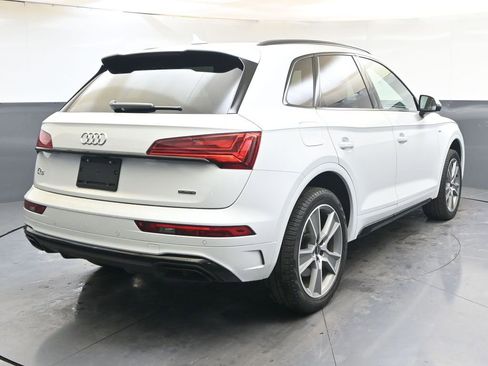 Certified 2025 Audi Q5 2.0T Premium w/ Convenience Plus Package image 5
