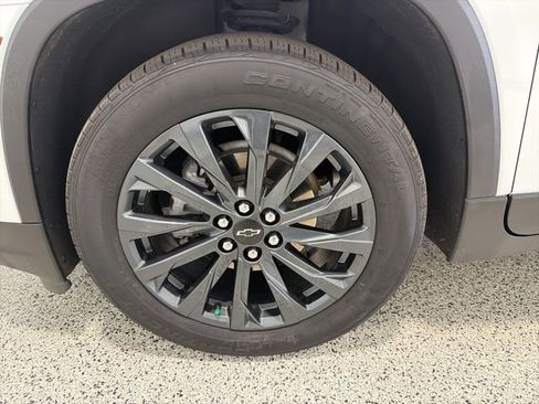 Used 2023 Chevrolet Traverse RS AWD/4WD image 39