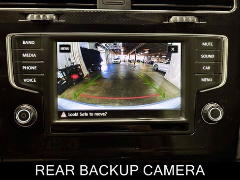 Used 2017 Volkswagen GTI SE FWD image 35