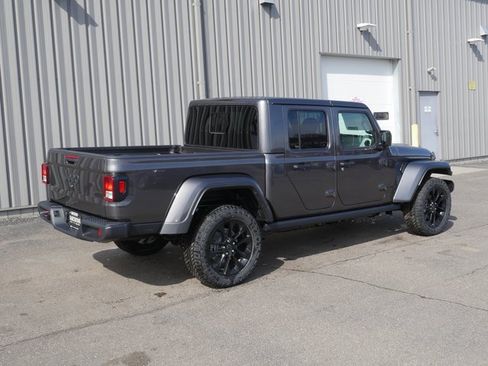 New 2025 Jeep Gladiator Sport image 10