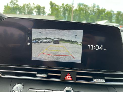 Used 2025 Hyundai Elantra SEL FWD image 17