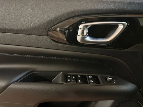 New 2026 Jeep Compass Latitude image 10