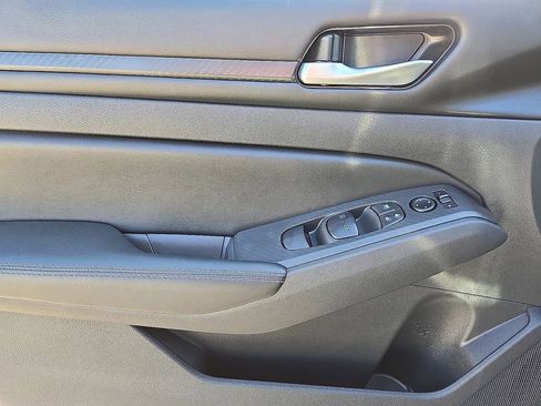 Used 2025 Nissan Altima 2.5 SV image 21