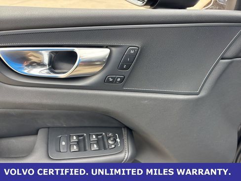 Certified 2025 Volvo XC60 B5 Core image 15