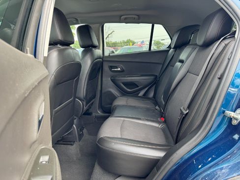 Used 2019 Chevrolet Trax LT w/ Driver Confidence Package FWD image 16