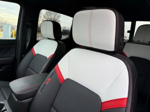 Used 2023 GMC Canyon AT4X image 41