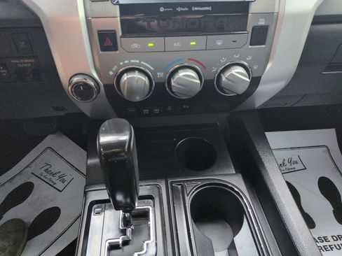 Used 2020 Toyota Tundra SR5 w/ SR5 Convenience Package AWD/4WD image 18