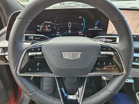 New 2025 Cadillac Lyriq Sport RWD image 35