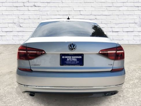 Used 2018 Volkswagen Passat 2.0T R-Line image 3