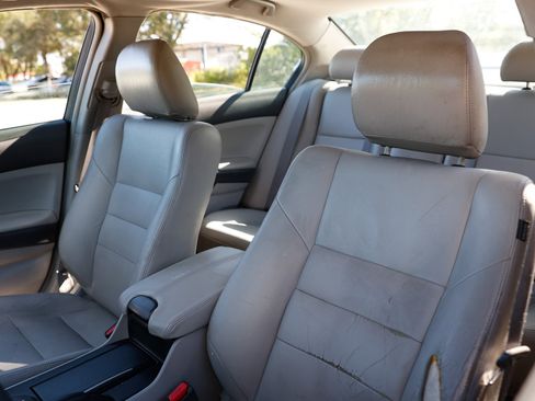 Used 2009 Honda Accord LX-P image 6