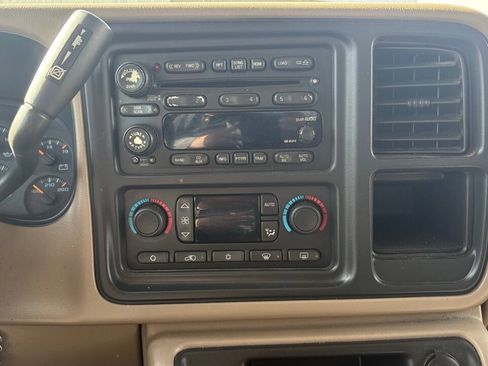 Used 2004 Chevrolet Silverado 2500 LT w/ Skid Plate Package image 17