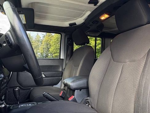 Used 2014 Jeep Wrangler Unlimited Sport w/ Quick Order Package 24S AWD/4WD image 9