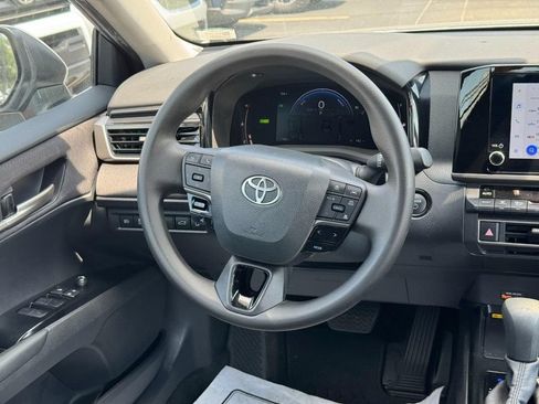 Used 2026 Toyota Camry LE FWD image 18